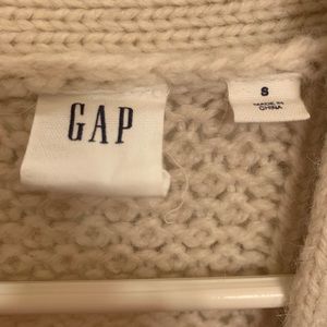 GAP Sweaters - GAP cable knit cardigan GAP Sweaters - GAP cable knit cardigan